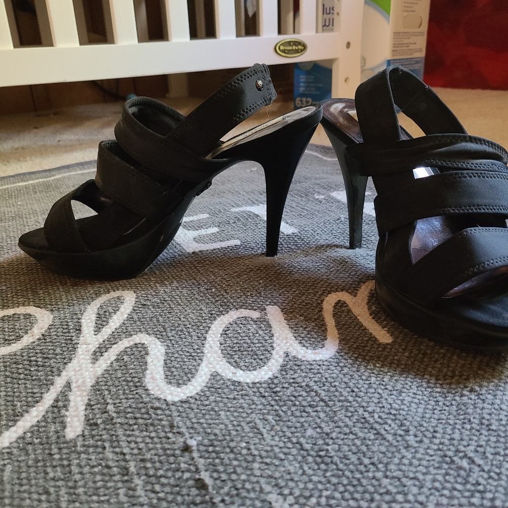 Simply Vera by Vera Wang heels